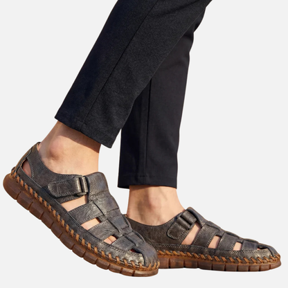 Sandalias ortopédicas abiertas de cuero cosido para hombre