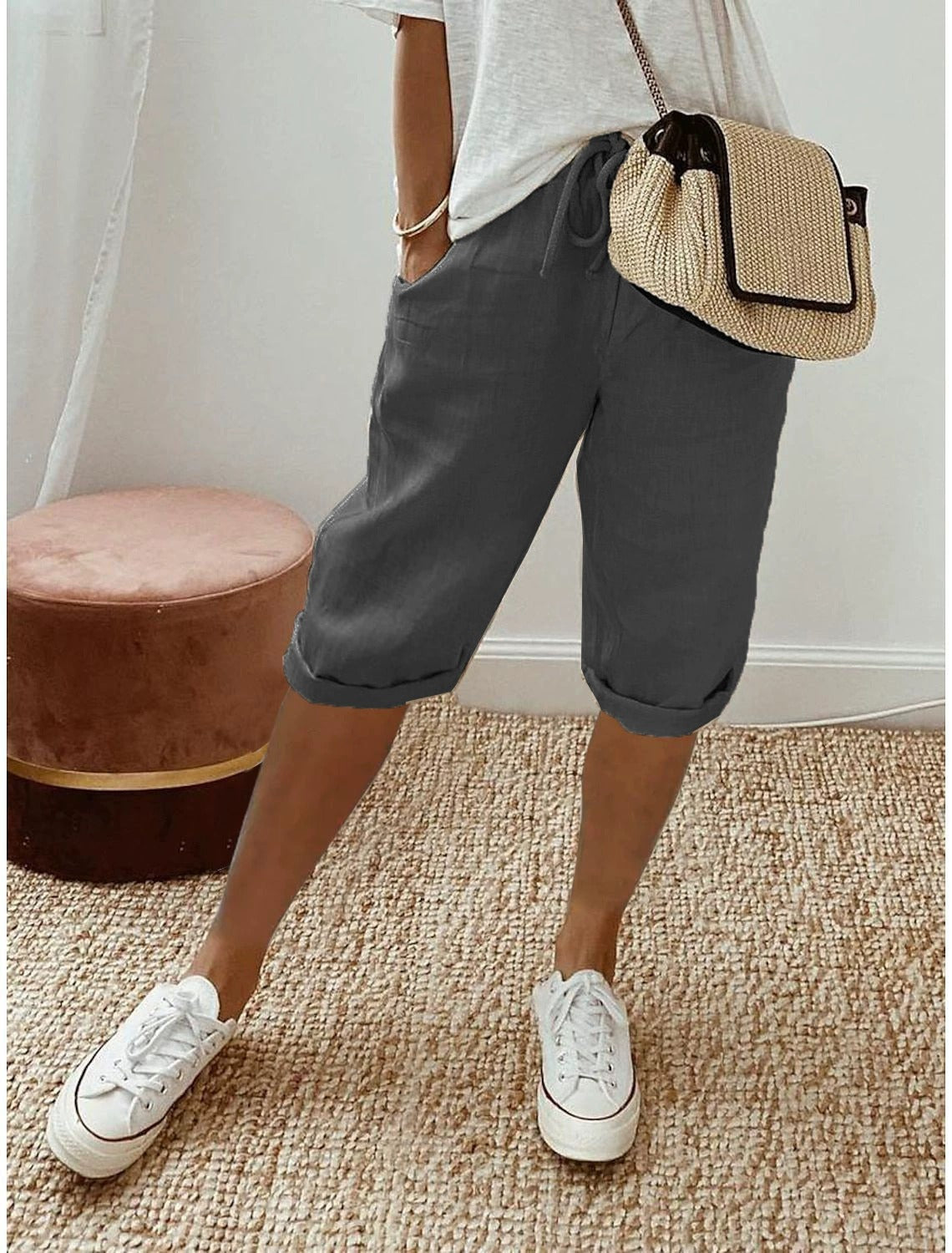 Women's Capri Pants with a Loose Cut for Warm Days - A Fashionable and Comfortable Summer Style 2