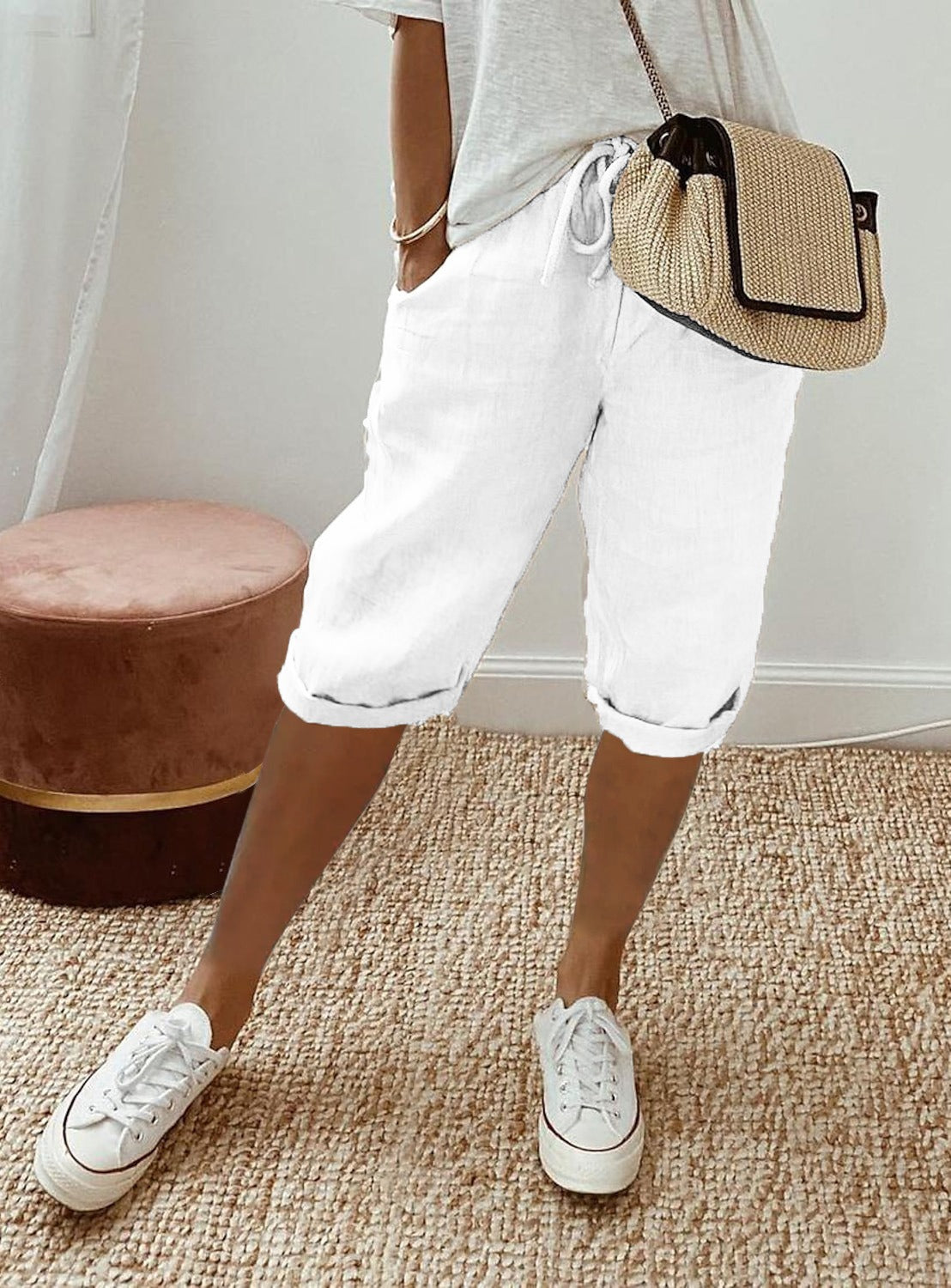 Women's Capri Pants with a Loose Cut for Warm Days - A Fashionable and Comfortable Summer Style 5