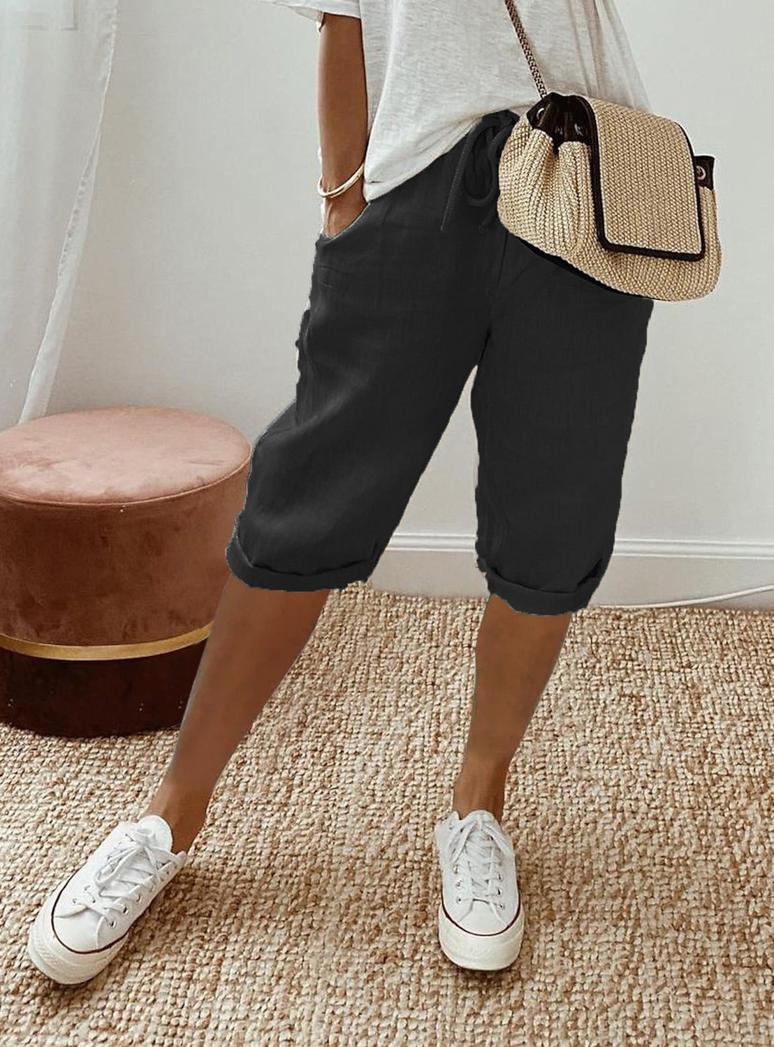 Women's Capri Pants with a Loose Cut for Warm Days - A Fashionable and Comfortable Summer Style 6