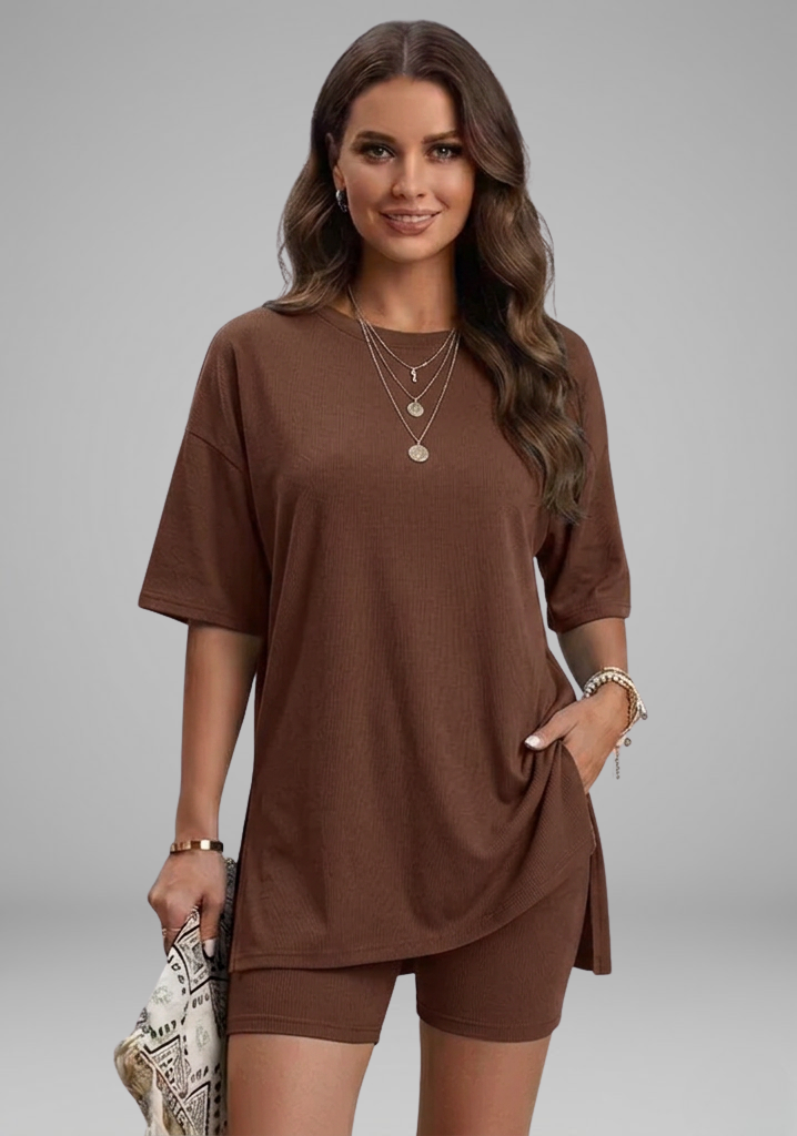 Women’s Casual Two-Piece Set with Oversized Round-Neck Top and Biker Shorts 10