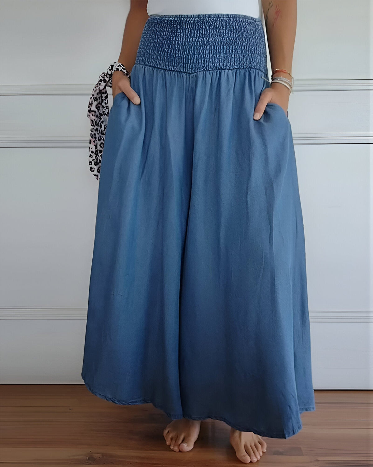 Women's Wide Leg Pants with Smocked Waist and Pockets